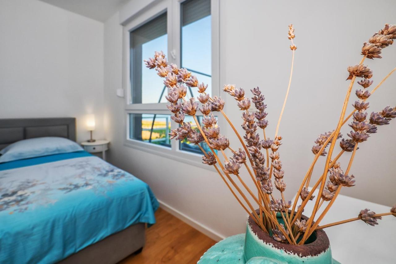 Sea View With Garden Apartment Joshua Split Bagian luar foto