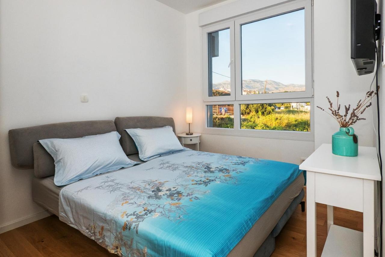 Sea View With Garden Apartment Joshua Split Bagian luar foto